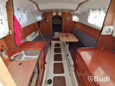 S30 Madame Rouge Segelbåt