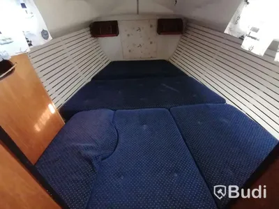 S30 Madame Rouge Segelbåt