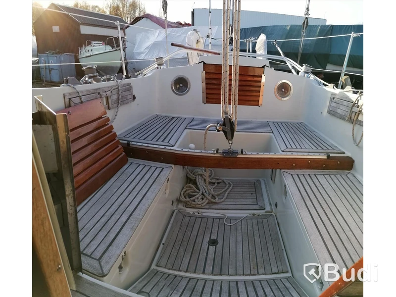 S30 Madame Rouge Segelbåt