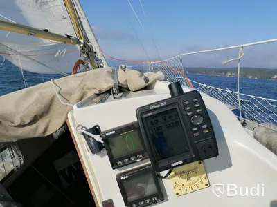 S30 Madame Rouge Segelbåt
