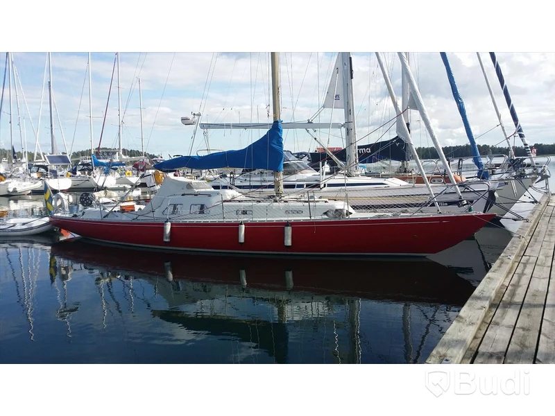 S30 Madame Rouge Segelbåt