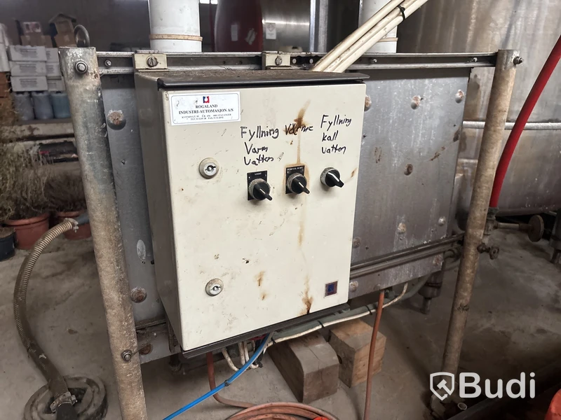 Rostfri tank 5000 L med värmare & pumpar