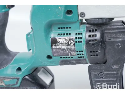 Makita Skruvautomat - DFR550 - med 2 batteri och laddare