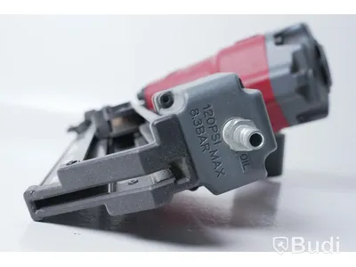 Senco Spikpistol -  Frame PRO 601 (för 34° spik och spiklängd mellan 50-90 mm.) Väskans handtag är trasiga.