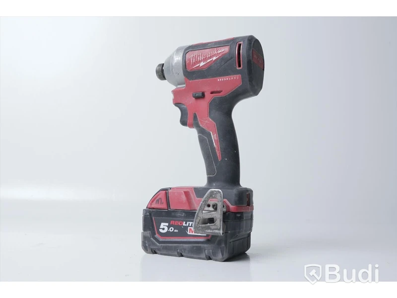 Milwaukee 2-pack. Borrskruvdragare M18 CBL DD + Slagskruvdragare M18 CBL ID - Två batterier, laddare samt väska.