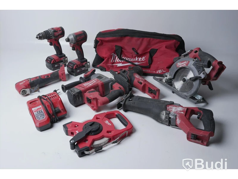 Milwaukee Flerpack - Sju maskiner, två batterier, batteriladdare samt väska. Se spec nedan.
