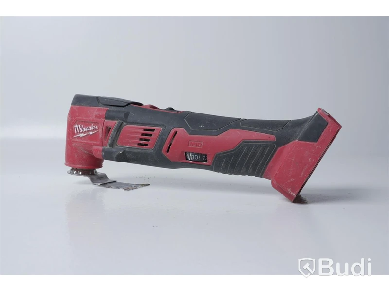 Milwaukee Flerpack - Sju maskiner, två batterier, batteriladdare samt väska. Se spec nedan.