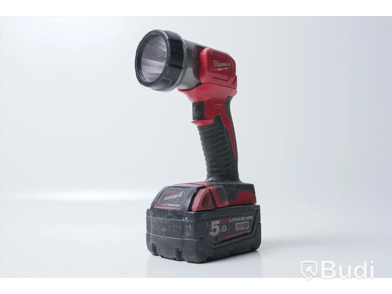 Milwaukee - Slagskruvdragare + LED-lampa (inkl två batterier + laddare)