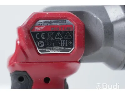 Milwaukee - Slagskruvdragare + LED-lampa (inkl två batterier + laddare)