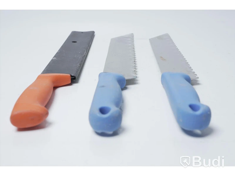 Blandade verktyg - Kofötter, sågar, gummiklubbor och hammare