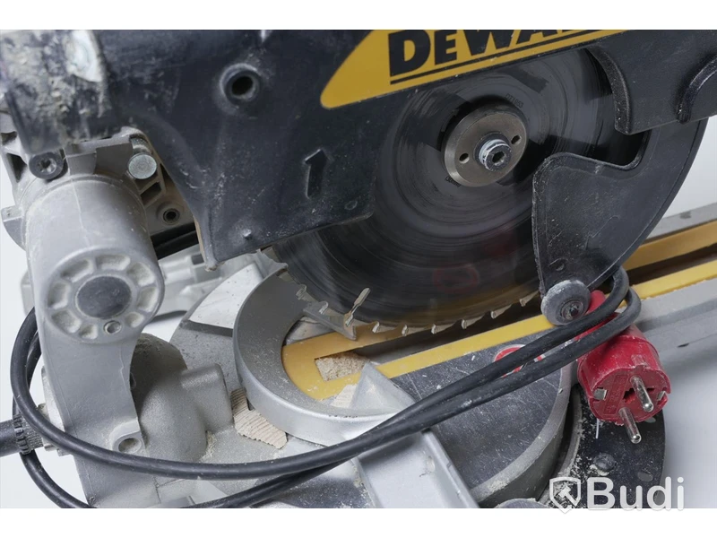 Kap- och gersåg - Dewalt DWS774-QS