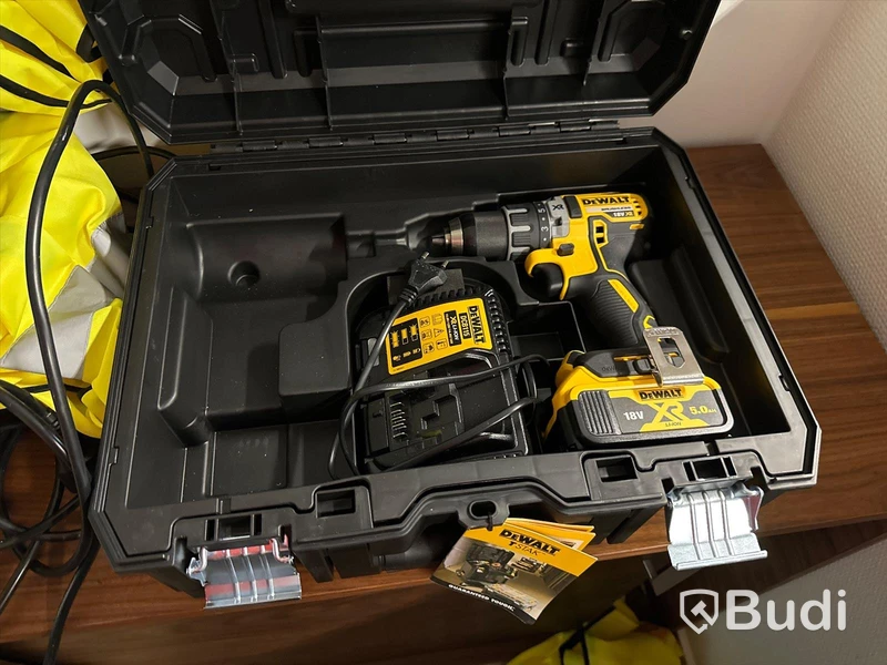 Skruvdragare NY Dewalt DCD791 ink laddare och batteri och låda
