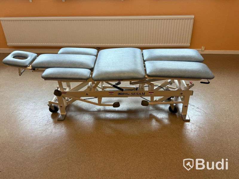 Behandlingsbänk – Sesam från LIC Rehab Vårdrum