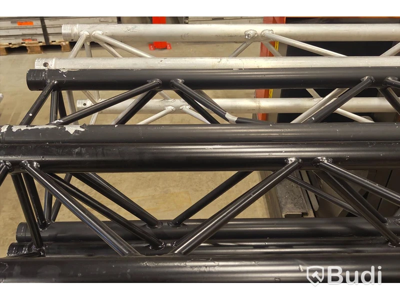 3 st, 3 m truss, Prolyte H30, 1 st silver & 2 st svart, defekt.