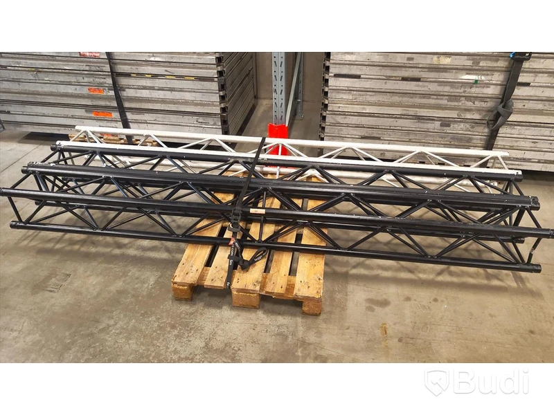 3 st, 3 m truss, Prolyte H30, 1 st silver & 2 st svart, defekt.