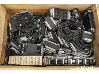 2 pall, blandad Harting, kabel & boxar.