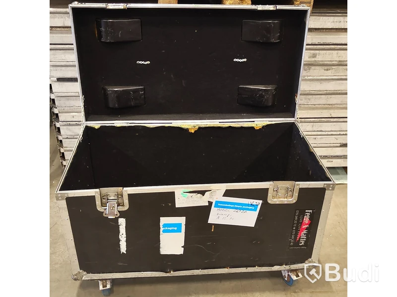 2 st, Packcase, 120 x 60 cm. defekta.