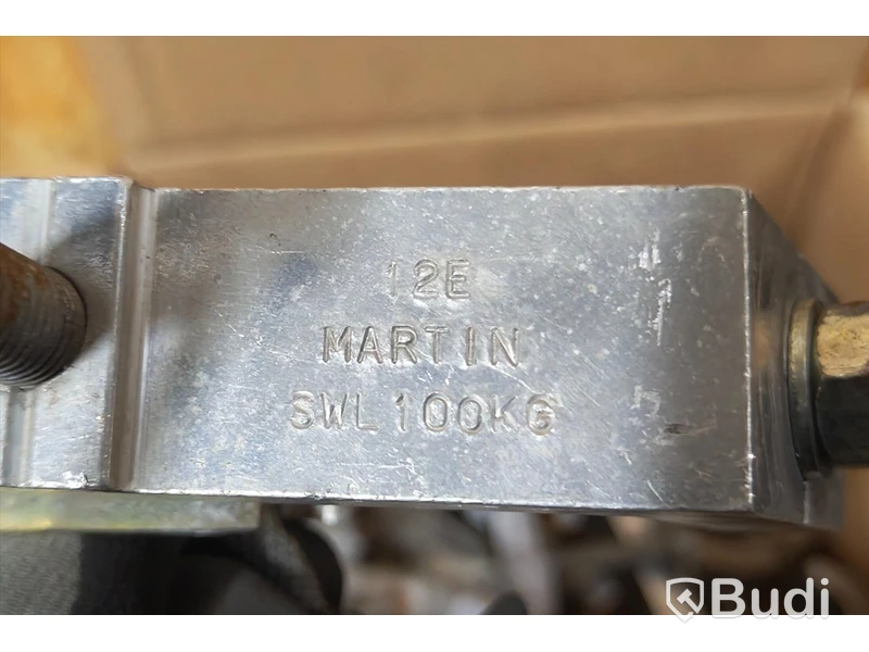 12 st, hakfästen, 100 kg, Martin 12E.