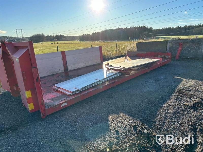 Lastväxlarflak Lämflak mått  600 cm x 250 cm med lämmar Aluminium och lucka bak Modell SISU