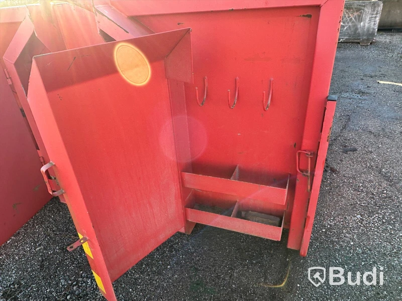 Lastväxlarflak Lämflak mått  600 cm x 250 cm med lämmar Aluminium och lucka bak Modell SISU