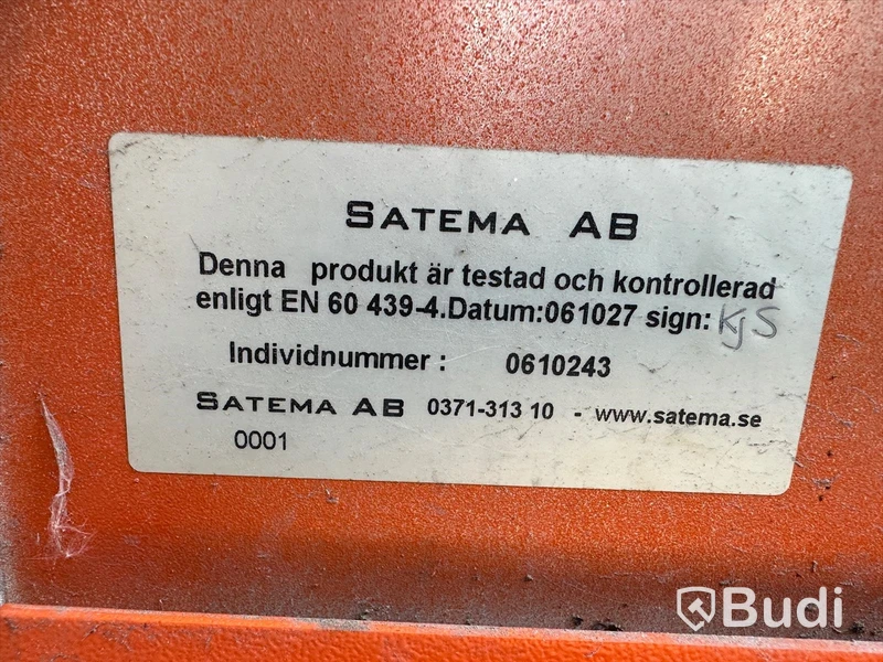 Belysningsmast SATEMA  ca 10 meter på Vagn