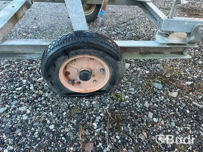 Belysningsmast SATEMA  ca 10 meter på Vagn
