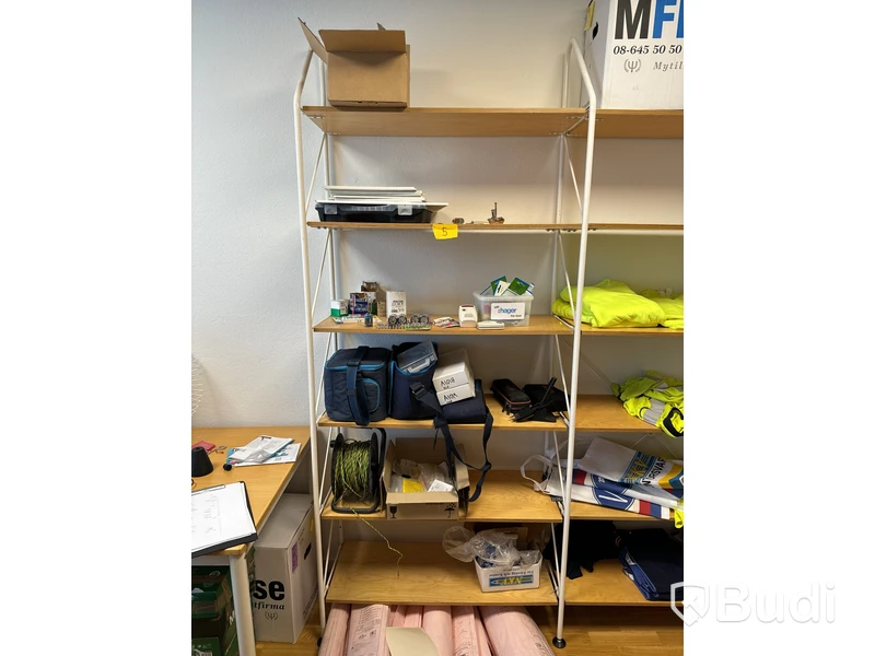 Mätinstrument med tillbehör samt diverse elmaterial