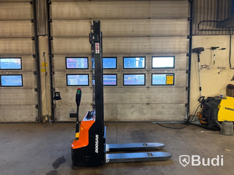 Ledstaplare Doosan LSM12N