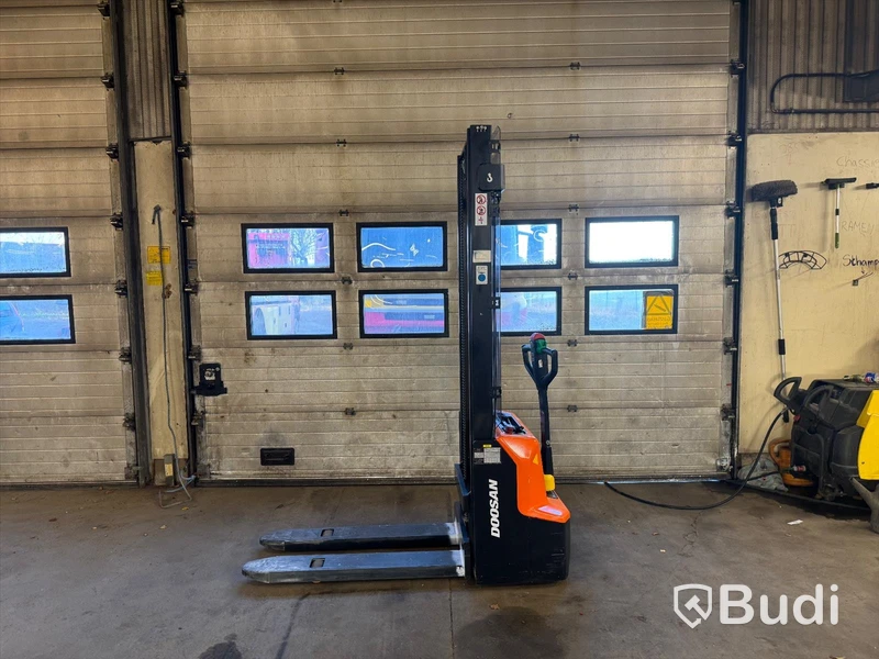 Ledstaplare Doosan LSM12N