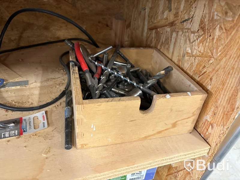 Multifunktionsfräsar med mycket tillbehör, Makita m.m.