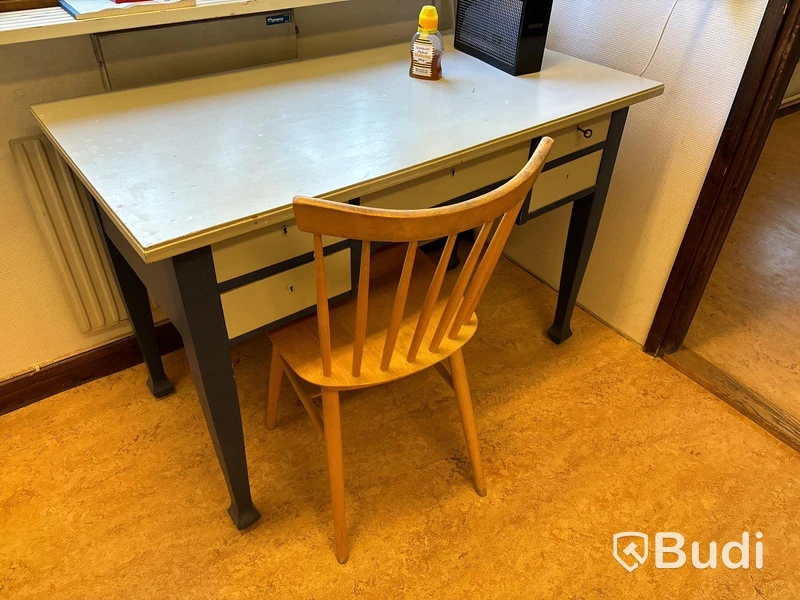 Bänkdiskmaskin, mikrovågsugnar, möbler m.m.