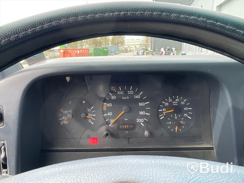 Foodtruck Mercedes-benz 312D | Nylackerad | Startklar