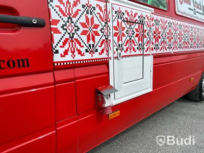 Foodtruck Mercedes-benz 312D | Nylackerad | Startklar