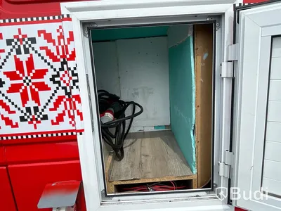 Foodtruck Mercedes-benz 312D | Nylackerad | Startklar