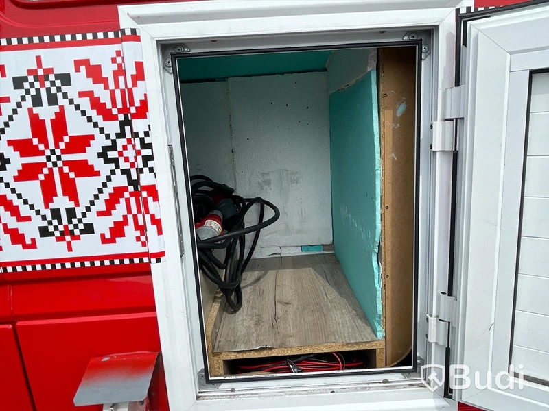 Foodtruck Mercedes-benz 312D | Nylackerad | Startklar