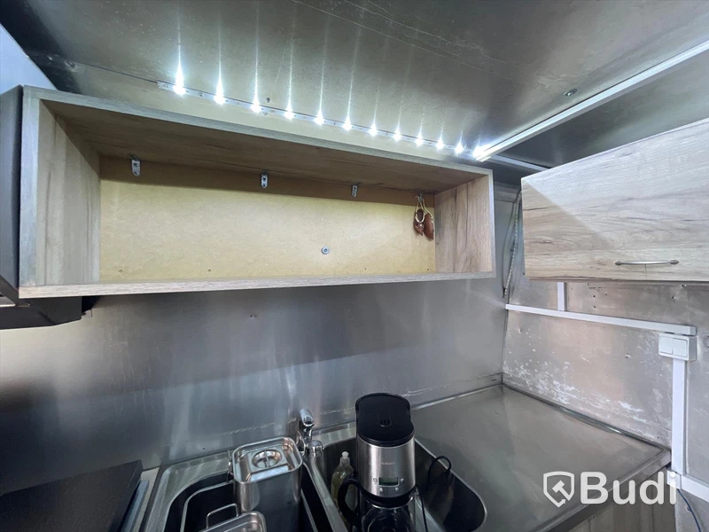 Foodtruck Mercedes-benz 312D | Nylackerad | Startklar