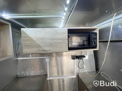 Foodtruck Mercedes-benz 312D | Nylackerad | Startklar
