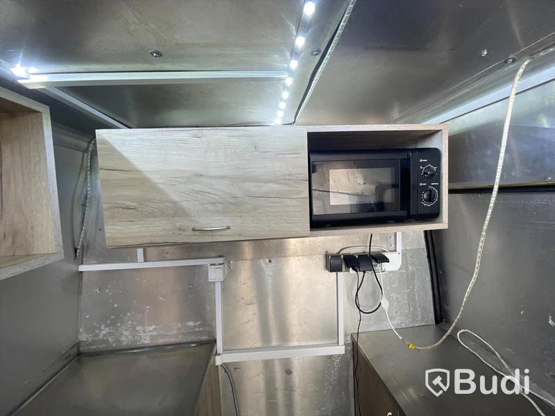 Foodtruck Mercedes-benz 312D | Nylackerad | Startklar