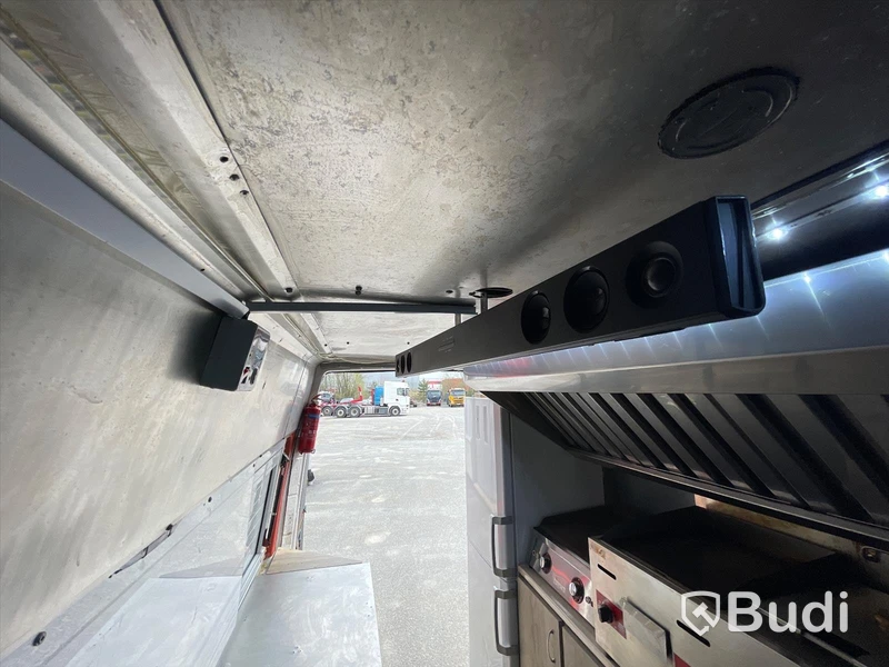 Foodtruck Mercedes-benz 312D | Nylackerad | Startklar