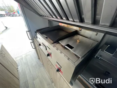 Foodtruck Mercedes-benz 312D | Nylackerad | Startklar