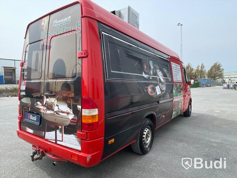 Foodtruck Mercedes-benz 312D | Nylackerad | Startklar