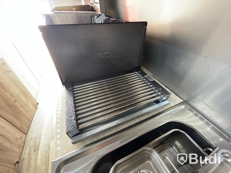 Foodtruck Mercedes-benz 312D | Nylackerad | Startklar