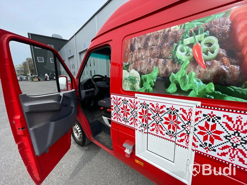 Foodtruck Mercedes-benz 312D | Nylackerad | Startklar