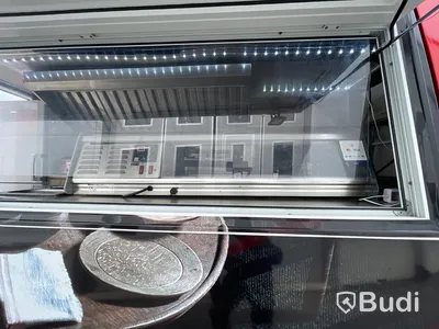 Foodtruck Mercedes-benz 312D | Nylackerad | Startklar