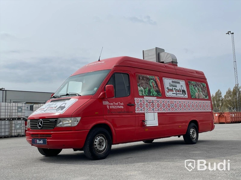 Foodtruck Mercedes-benz 312D | Nylackerad | Startklar