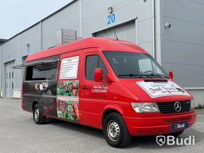 Foodtruck Mercedes-benz 312D | Nylackerad | Startklar
