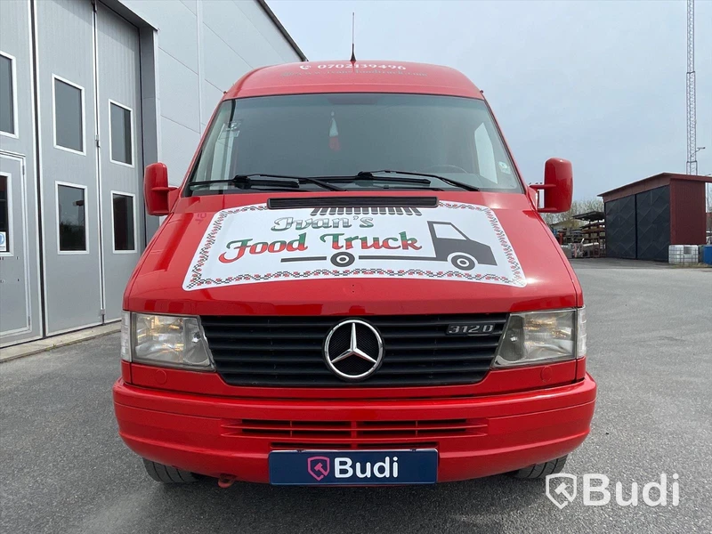 Foodtruck Mercedes-benz 312D | Nylackerad | Startklar