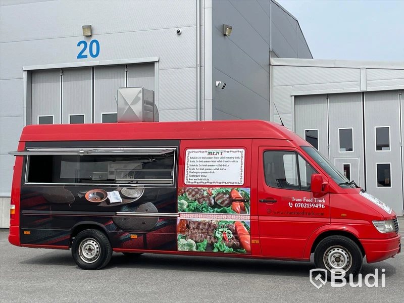 Foodtruck Mercedes-benz 312D | Nylackerad | Startklar