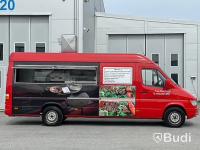 Foodtruck Mercedes-benz 312D | Nylackerad | Startklar