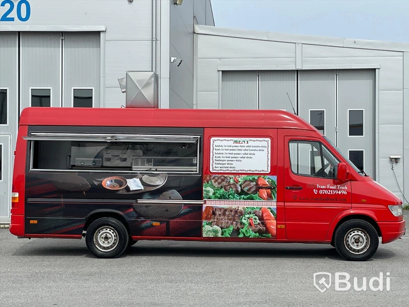 Foodtruck Mercedes-benz 312D | Nylackerad | Startklar